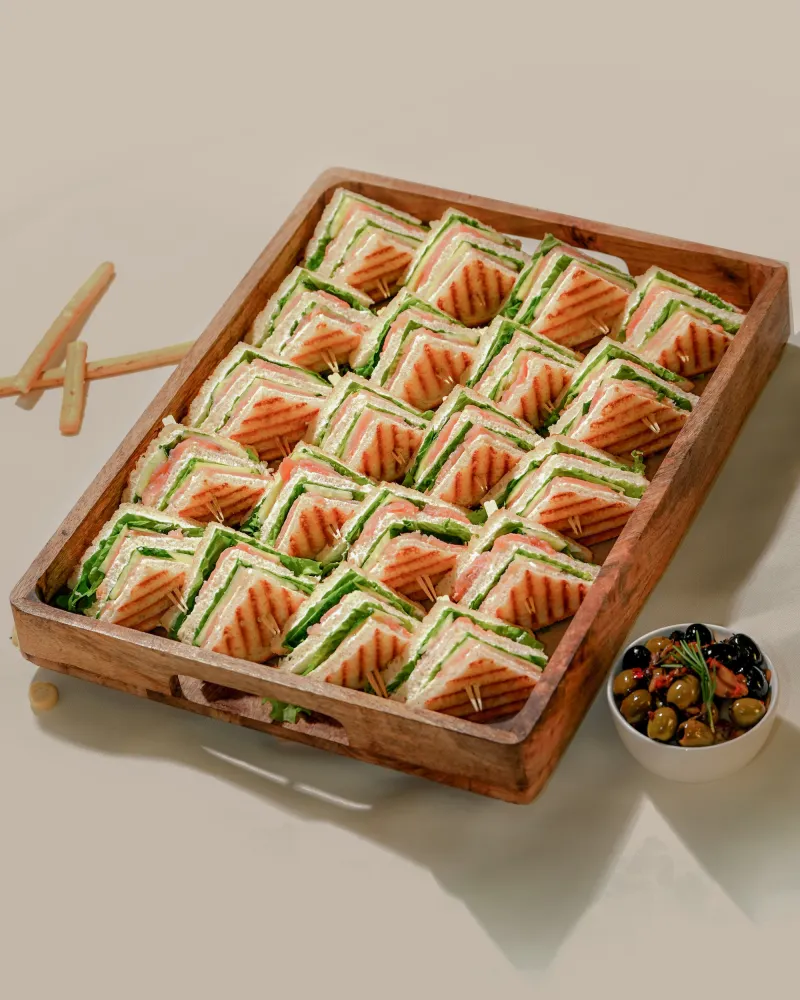 CLUB SANDWICH sumuštiniai su lašiša, 20 vnt.