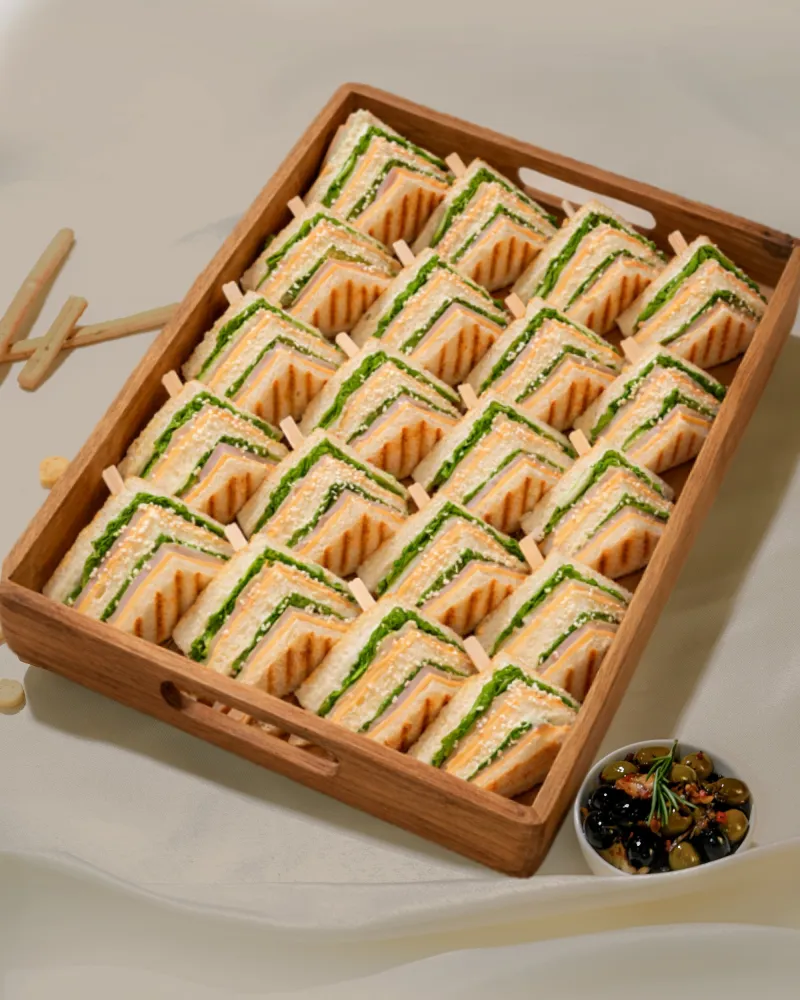 CLUB SANDWICH sumuštiniai su vištiena, 20 vnt.