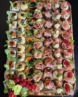 Vieno kąsnio sumuštinių rinkinys 63 vnt. Nr.7