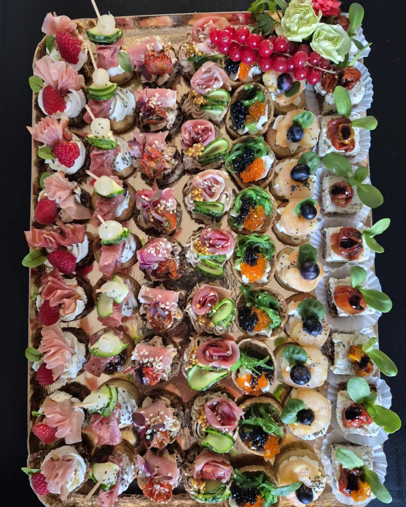 Vieno kąsnio sumuštinių rinkinys 63 vnt. Nr.7