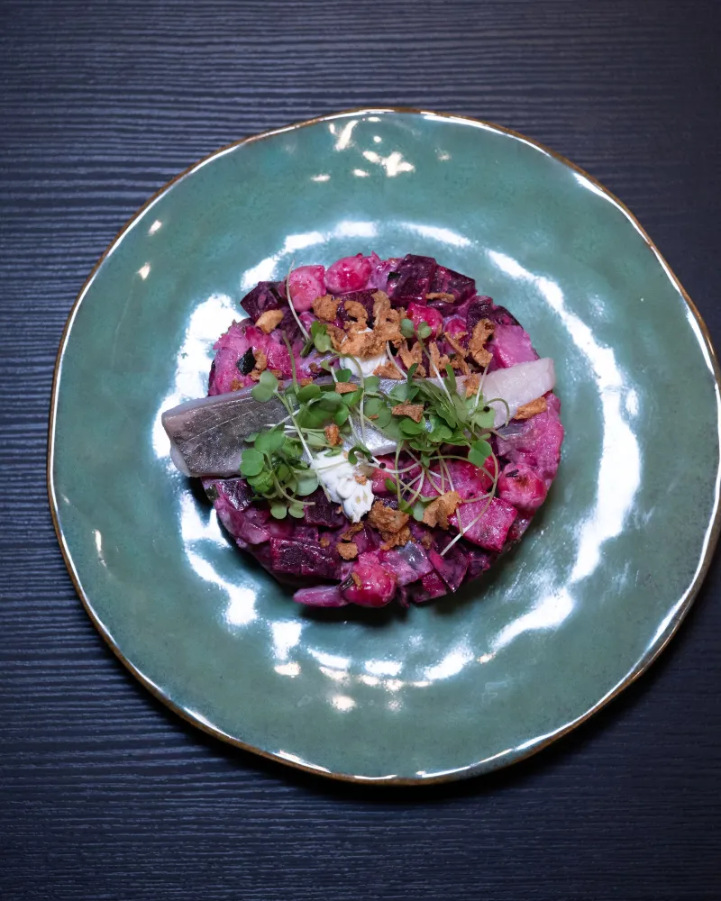 Silkės kapotinis su burokėliais ir trumų pasta, 300 g