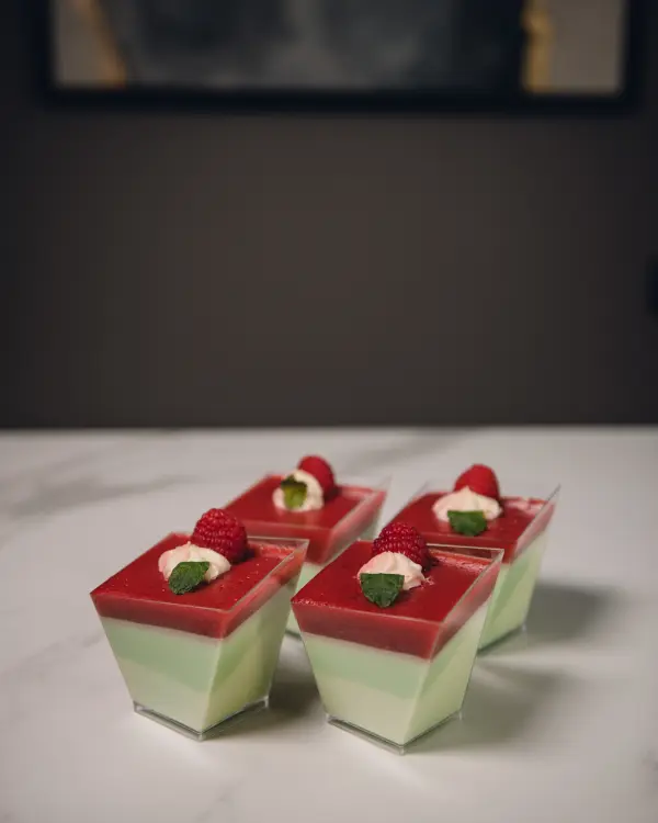 Braškinė panakota indelyje, ~220 g