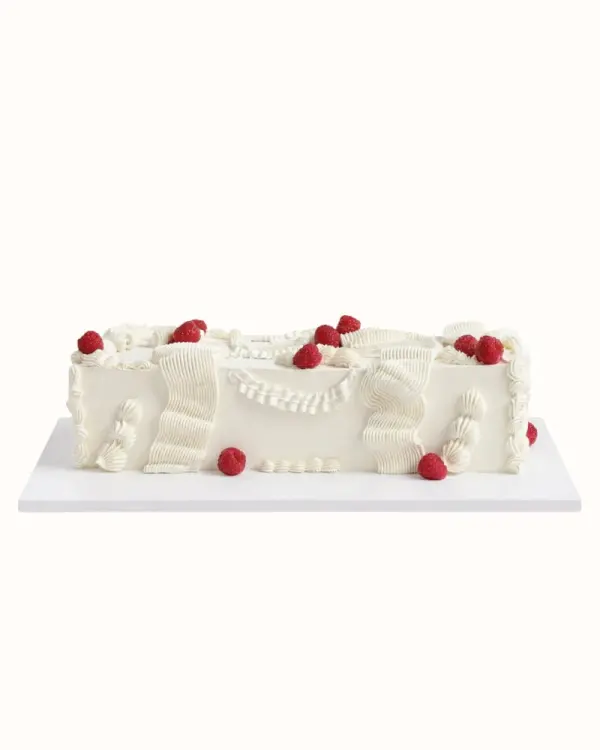 Pailgas tortas su grietinėlės aptepimu ir avietėmis (nuo 4 kg)