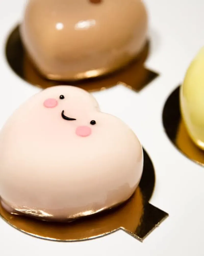 Saldaus stalo rinkinys ŠIRDELĖS (10-12 asm.)