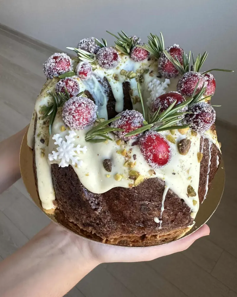 Kalėdinis morkų keksas su graikiniais riešutais