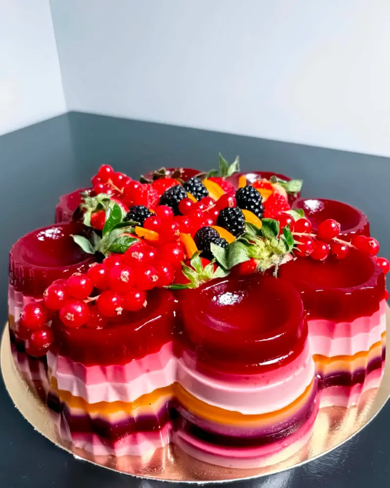 Natūralus želė tortas su vaisiais ir uogomis TVIRTOVĖ, ~3 kg