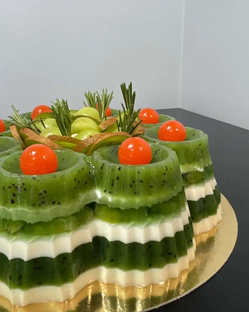 Natūralus želė tortas su vaisiais ir uogomis TVIRTOVĖ, ~3 kg