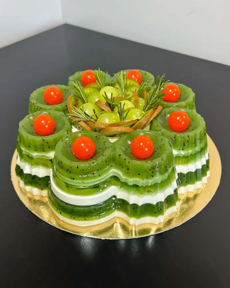 Natūralus želė tortas su vaisiais ir uogomis TVIRTOVĖ, ~3 kg