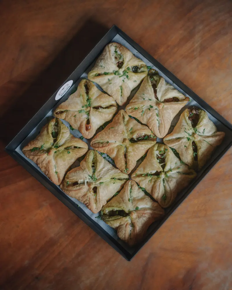 Augalinės bandelės su pesto, (9 vnt)