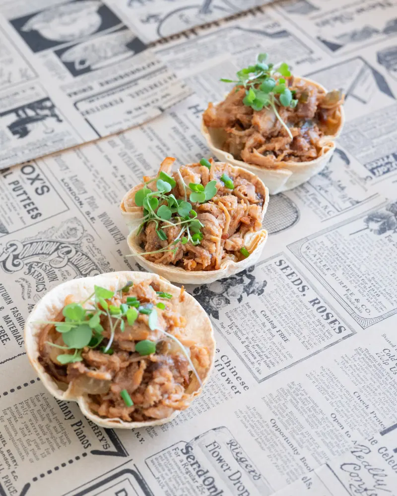 Taco krepšelis su plėšyta kiauliena, 15 vnt.