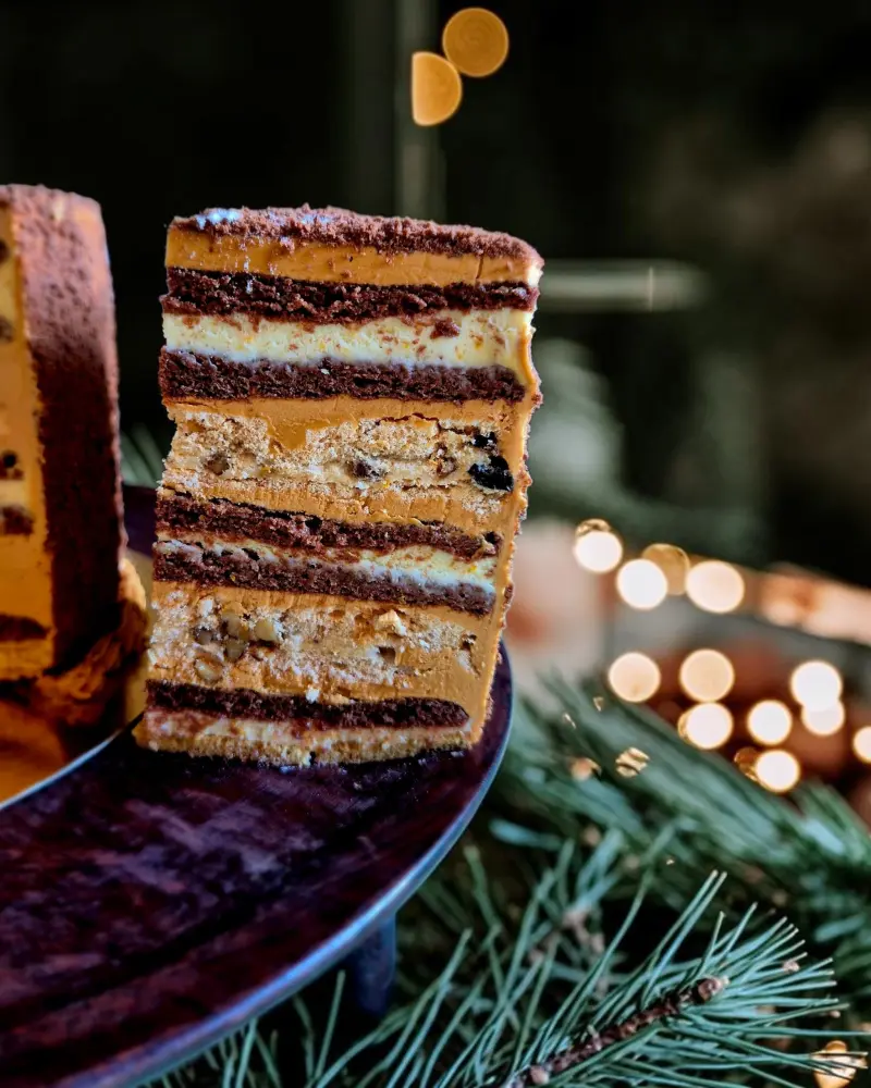 Lakštinis - morenginis medaus tortas ARISTOKRATAS