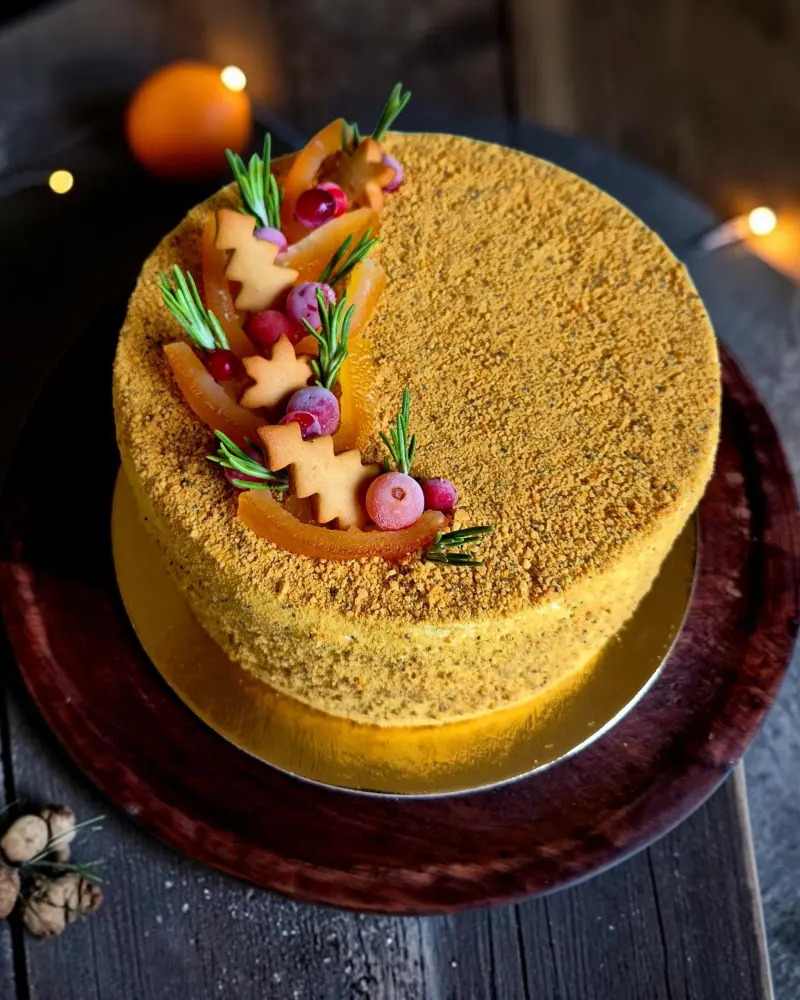 Šventinis lakštinis medaus tortas APELSINAS IR SPANGUOLĖ