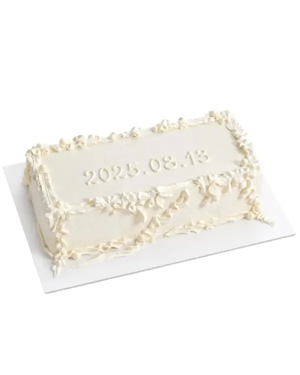 Proginis tortas su grietinėlės papuošimu ir užrašu (nuo 4 kg)
