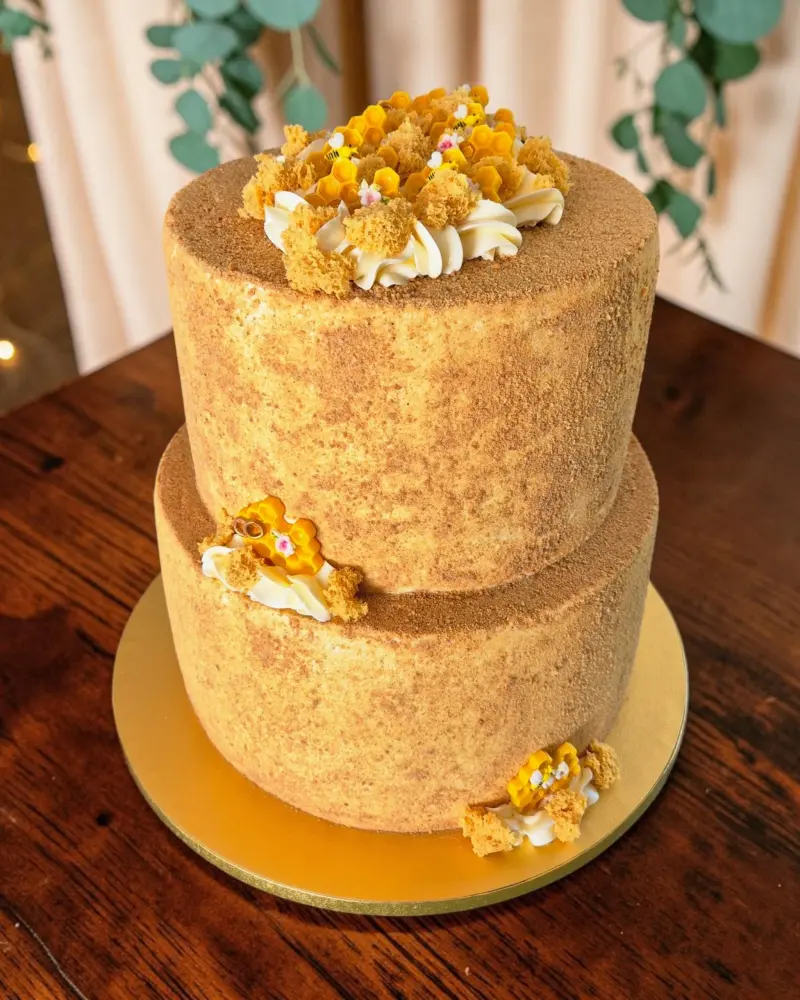 Šventinis tortas MEDUTIS