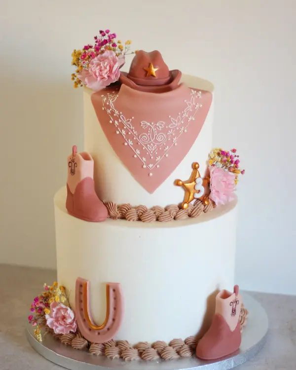 Dviaukštis krikštynų tortas