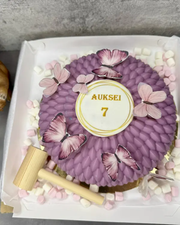 Daužomas tortas DRUGELIAI