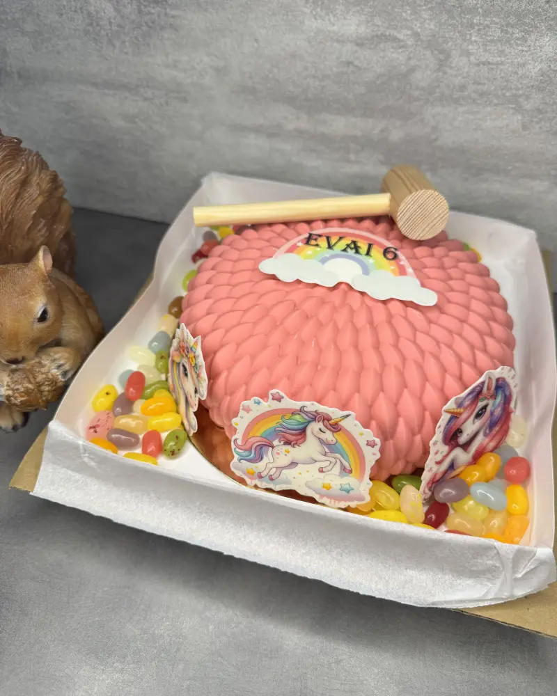 Daužomas tortas Vienaragiai