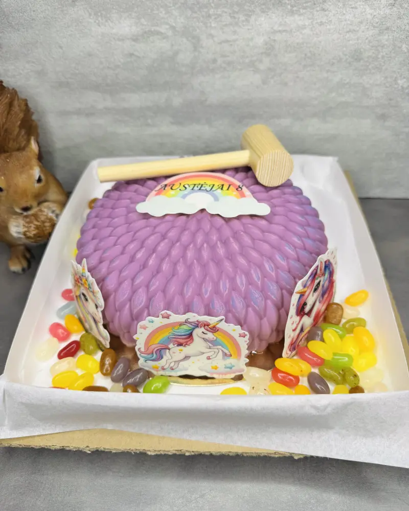 Daužomas tortas Vienaragiai