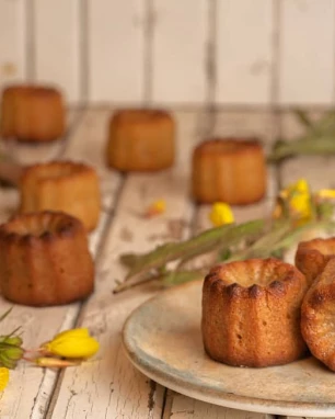 Vegan kanelės su migdolų riešutų kremu (be glitimo)